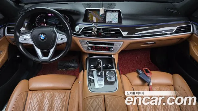 BMW 7-Series 2020 thumb 7