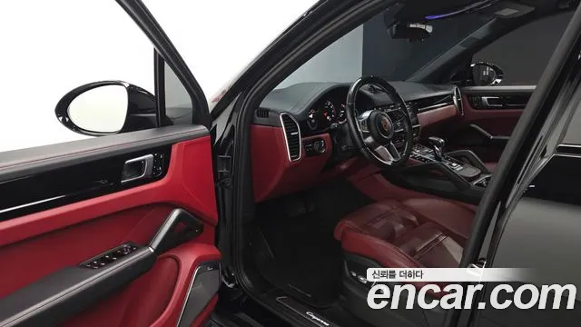 Porsche Cayenne 2020 thumb 10