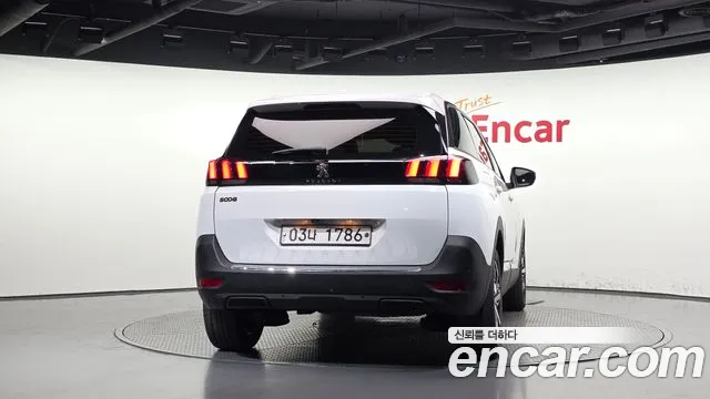 Peugeot 5008 2018 thumb 4