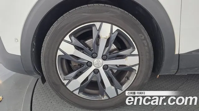 Peugeot 5008 2018 thumb 5