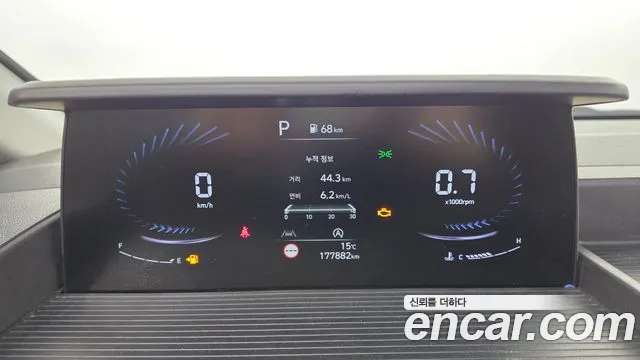 Hyundai Staria 2021 thumb 8
