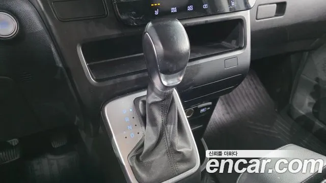 Hyundai Staria 2021 thumb 9