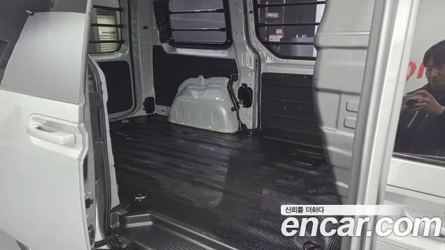 Hyundai Staria 2021 thumb 11