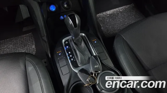 Hyundai Santa Fe 2015 thumb 9
