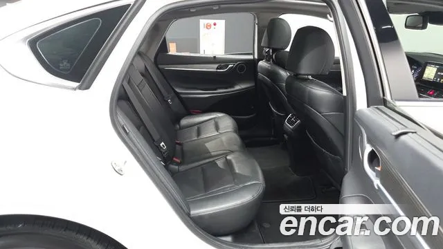Hyundai Grandeur 2017 thumb 12