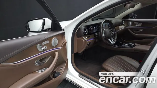 Mercedes-Benz E-Класс 2018 thumb 10