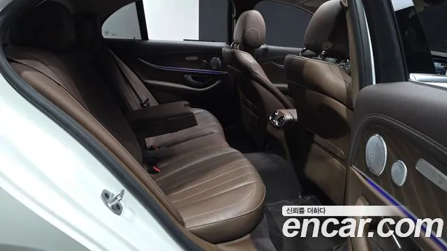 Mercedes-Benz E-Класс 2018 thumb 12
