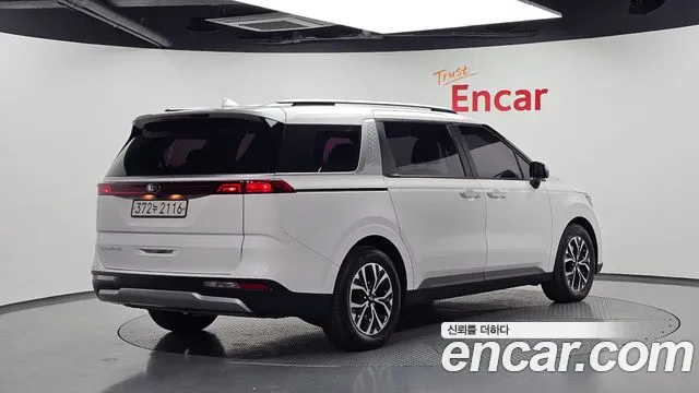 Kia Carnival 2021 thumb 2