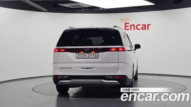 Kia Carnival 2021 thumb 4
