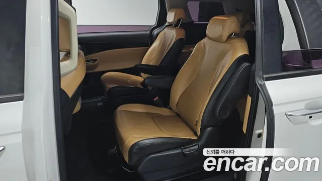 Kia Carnival 2021 thumb 12