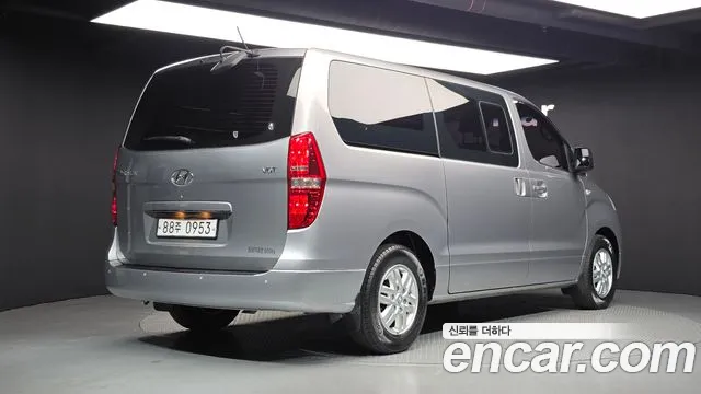 Hyundai Starex 2017 thumb 2