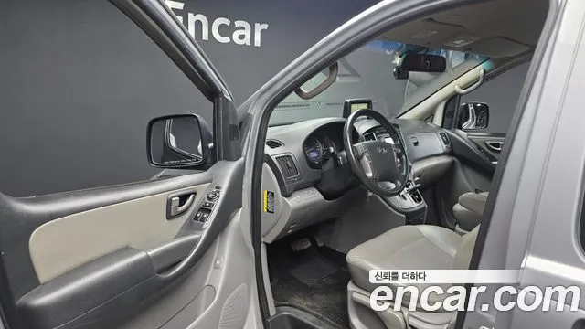 Hyundai Starex 2017 thumb 10