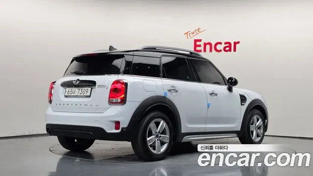 MINI Countryman 2017 thumb 2