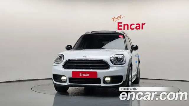 MINI Countryman 2017 thumb 3