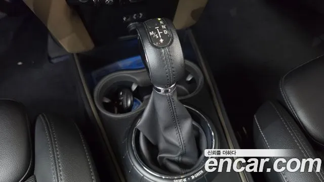 MINI Countryman 2017 thumb 9
