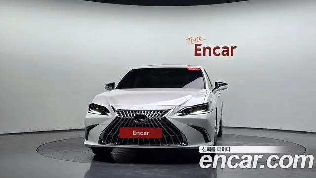 Lexus ES 2026 thumb 2
