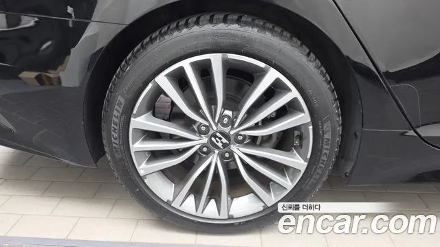 Kia Stinger 2017 thumb 5