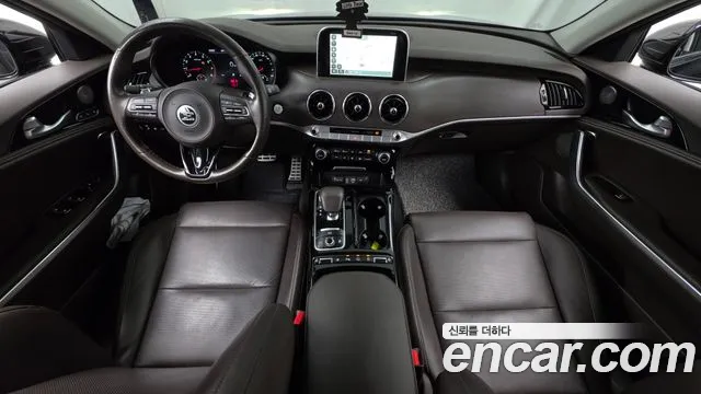 Kia Stinger 2017 thumb 7