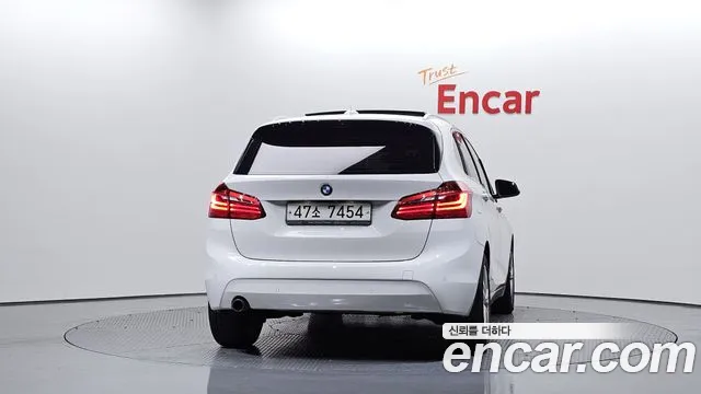 BMW 2-Series 2016 thumb 4