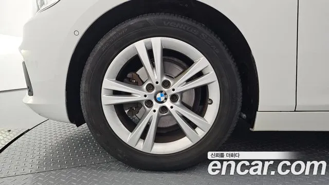 BMW 2-Series 2016 thumb 5