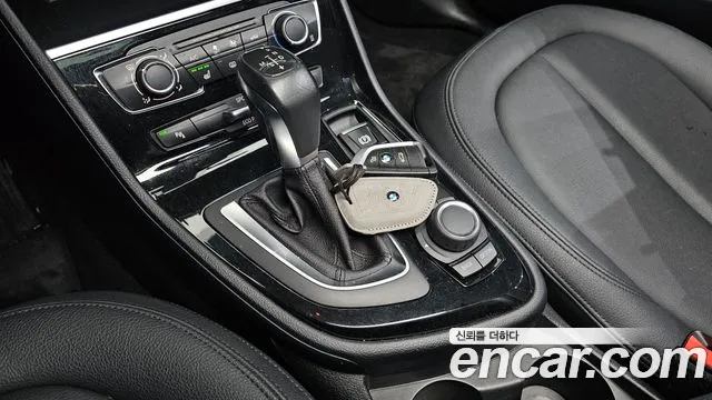 BMW 2-Series 2016 thumb 9