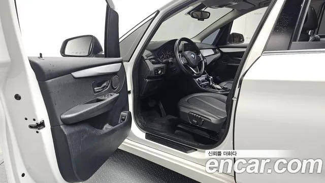 BMW 2-Series 2016 thumb 10