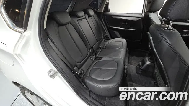 BMW 2-Series 2016 thumb 11