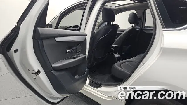 BMW 2-Series 2016 thumb 12