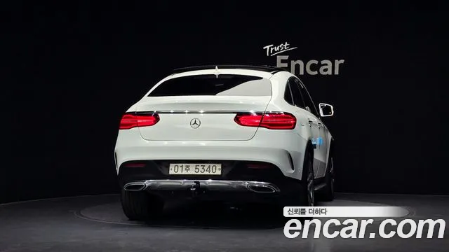 Mercedes-Benz GLE 2017 thumb 4