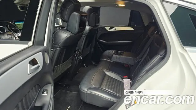 Mercedes-Benz GLE 2017 thumb 11