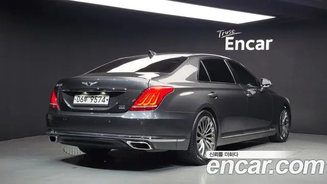 Genesis G90 2017 thumb 2