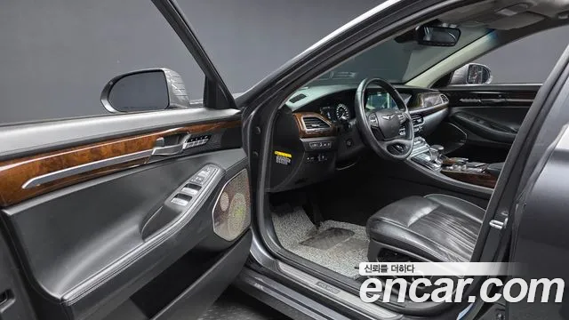 Genesis G90 2017 thumb 10