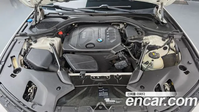 BMW 5-Series 2017 thumb 6
