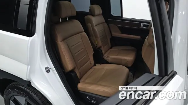 Hyundai Santa Fe 2023 thumb 10