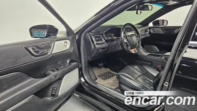 Lincoln Continental 2017 thumb 9