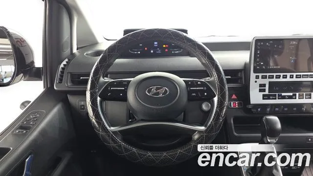 Hyundai Staria 2023 thumb 11