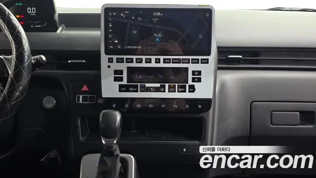 Hyundai Staria 2023 thumb 12