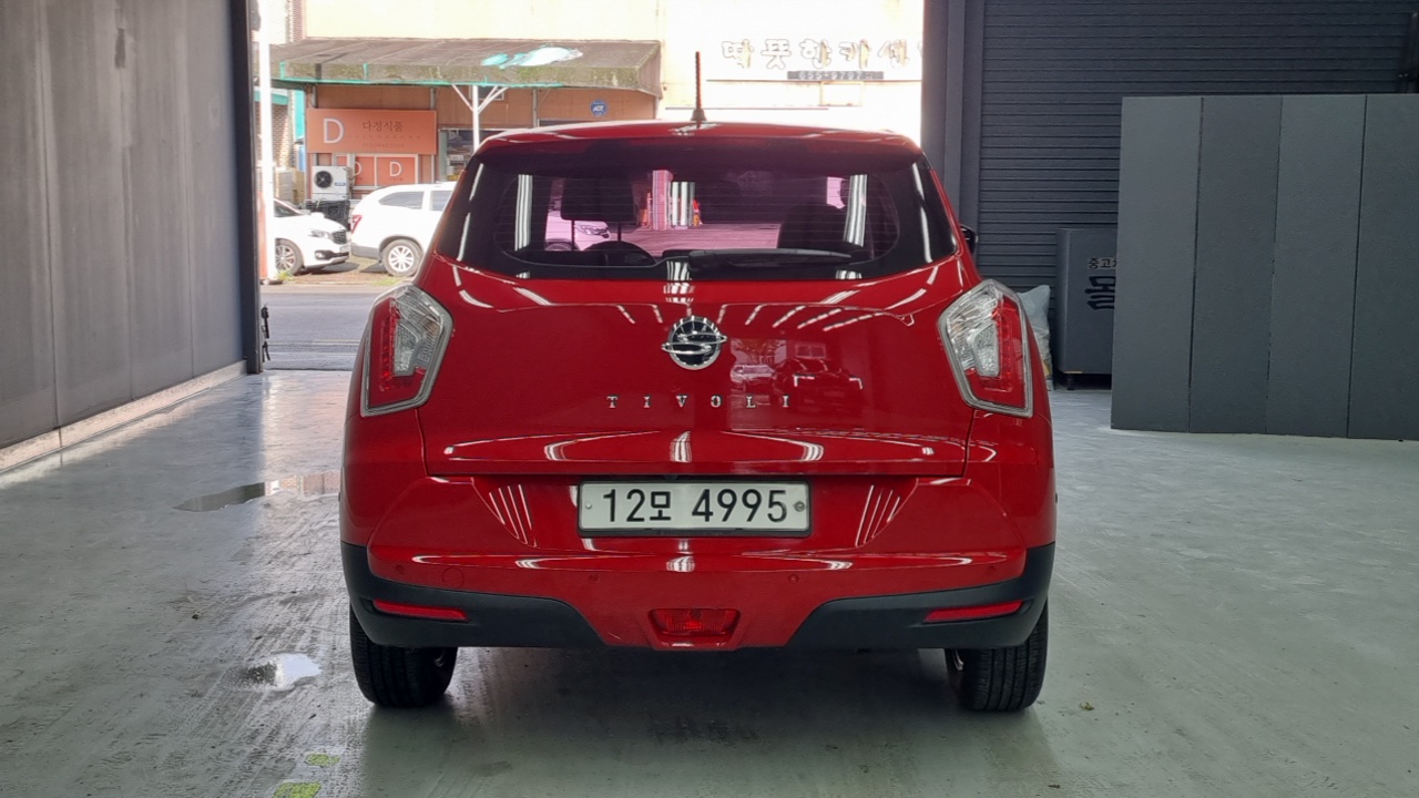 KG_Mobility_Ssangyong TIBOLI 2015 thumb 4