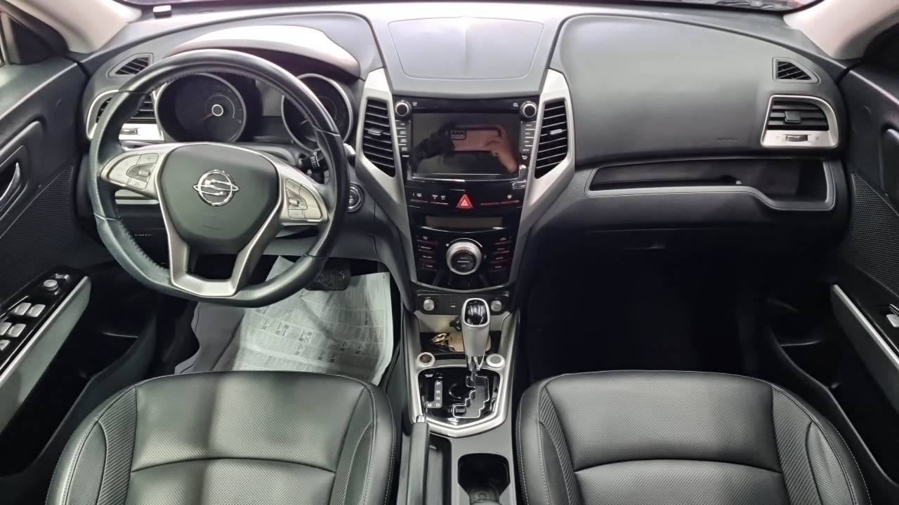 KG_Mobility_Ssangyong TIBOLI 2015 thumb 7