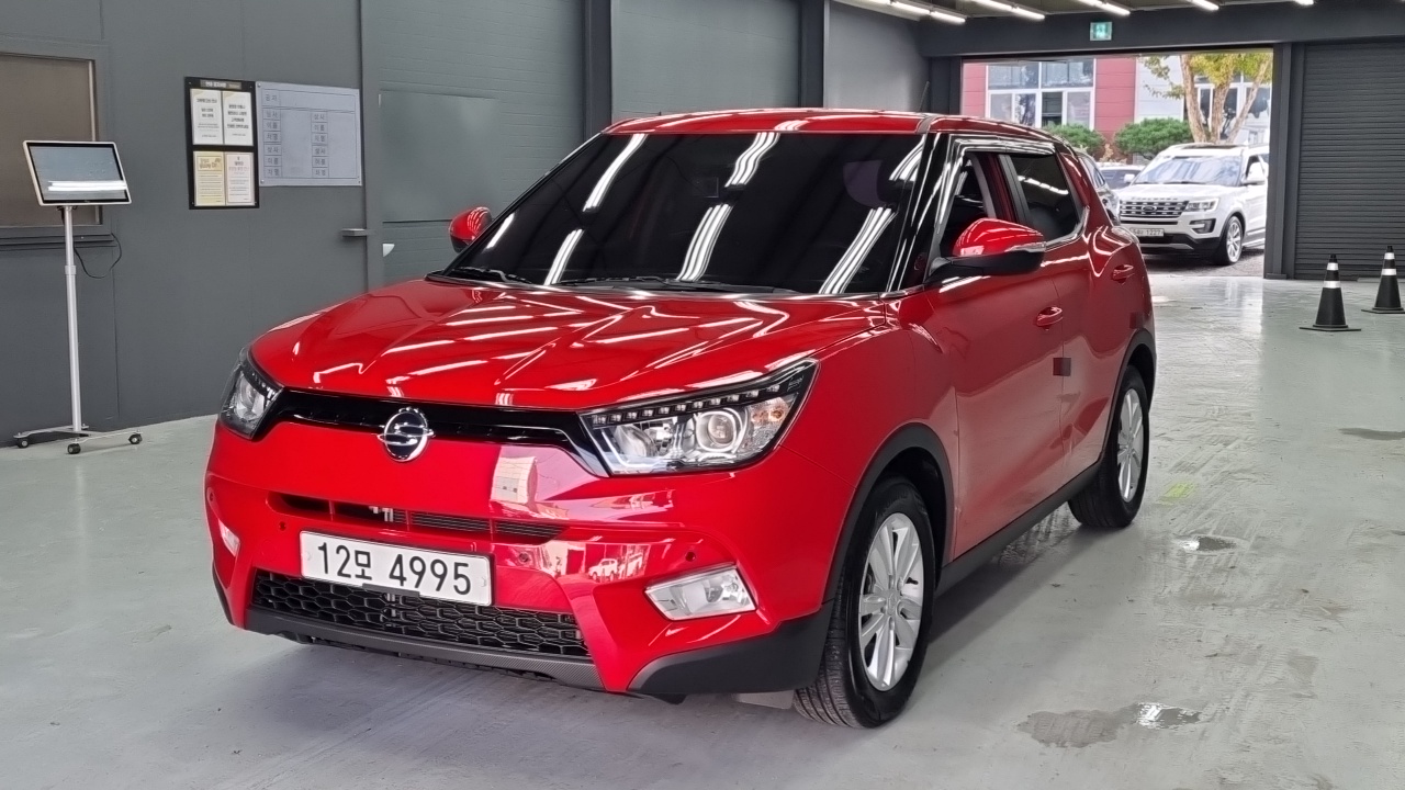 KG_Mobility_Ssangyong TIBOLI 2015 thumb 11