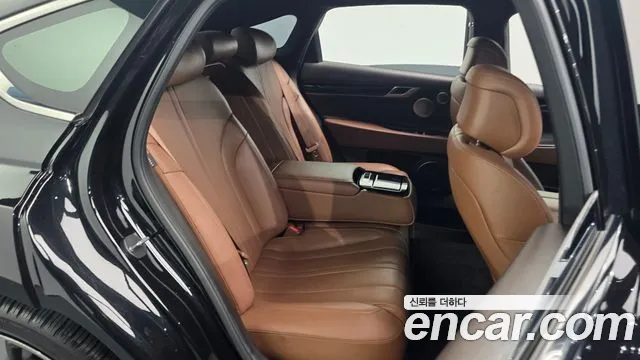 Genesis G80 2022 thumb 10