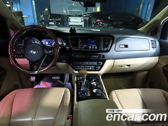 Kia Carnival 2017 thumb 7