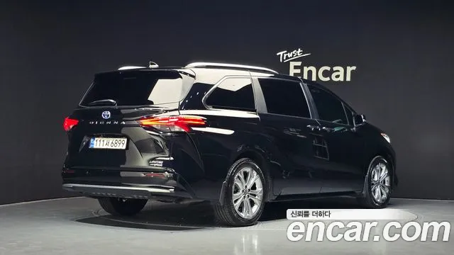 Toyota Sienna 2022 thumb 2