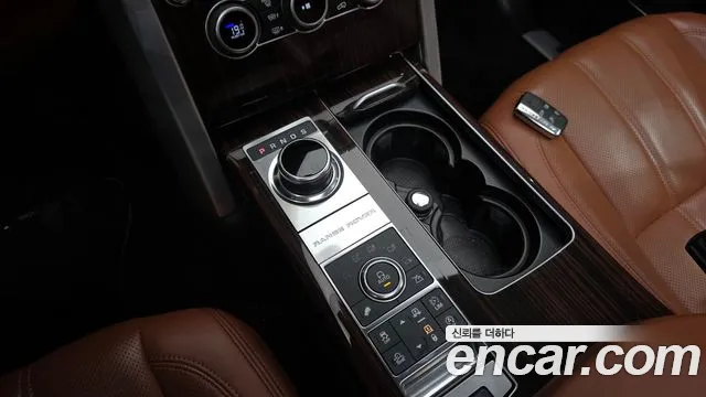 Land Rover Range Rover 2017 thumb 9