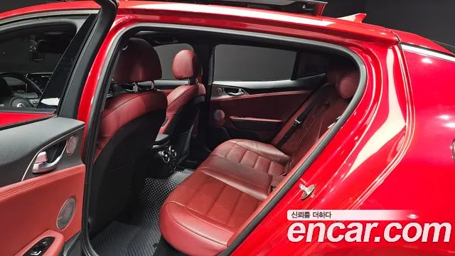 Kia Stinger 2019 thumb 10