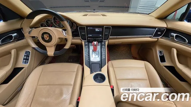 Porsche Panamera 2011 thumb 7