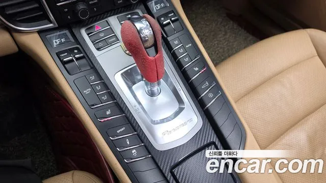 Porsche Panamera 2011 thumb 9