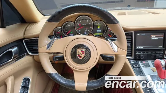 Porsche Panamera 2011 thumb 12