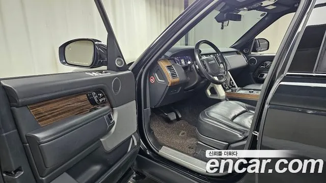 Land Rover Range Rover 2018 thumb 10