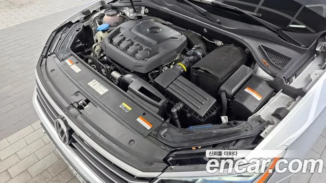 Volkswagen Passat (North America and China) 2018 thumb 6